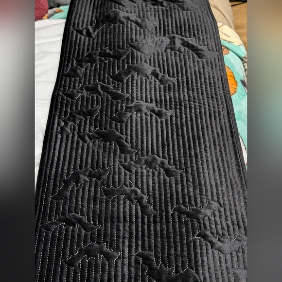 Cynthia Rowley Curious Bat Halloween Table Runner - Picture 11 of 11